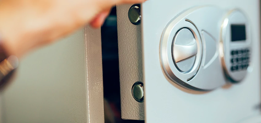 Fingerprint Safe Openers in Mira Loma, CA